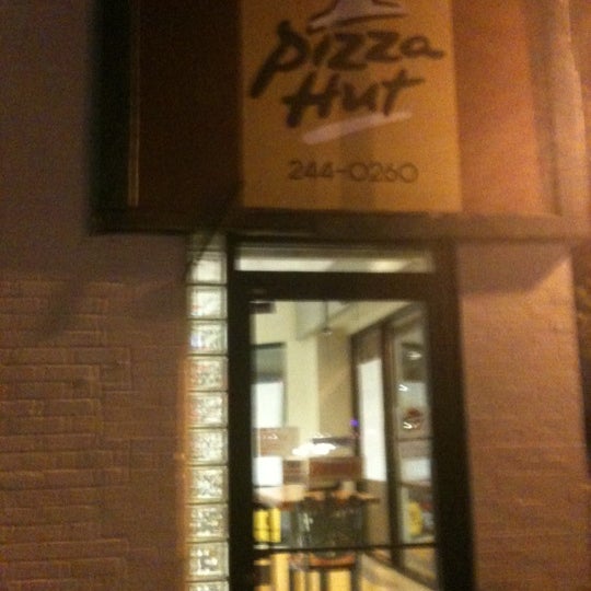 Pizza Hut 3 tips from 157 visitors