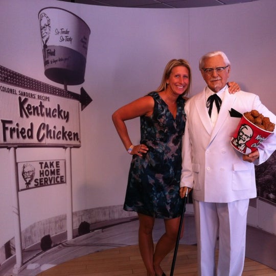 Foto diambil di Louisville Visitors Center oleh Caroline K. pada 6/8/2012