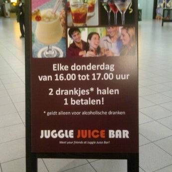 Снимок сделан в Juggle Juice Bar пользователем Willem W. 1/24/2012