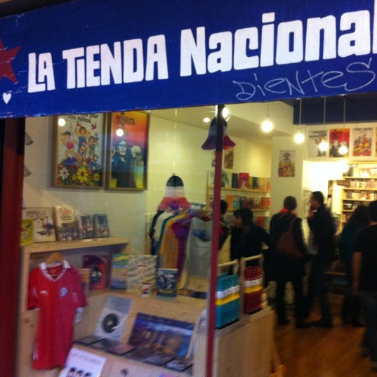 Снимок сделан в La Tienda Nacional пользователем Alejandro A. 6/16/2012
