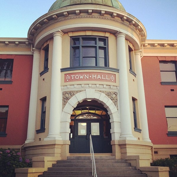 Emeryville City Hall City Hall in Park Avenue