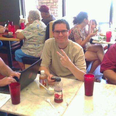 8/25/2011 tarihinde Joshua James B.ziyaretçi tarafından Apple Dumpling Cafè'de çekilen fotoğraf