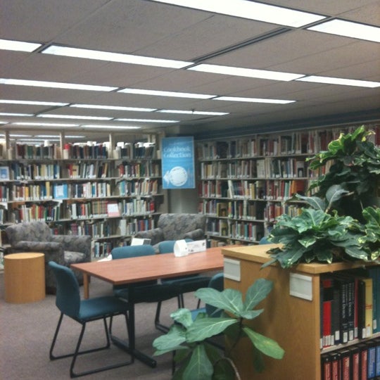 Magrath Library College Library in Falcon Heights