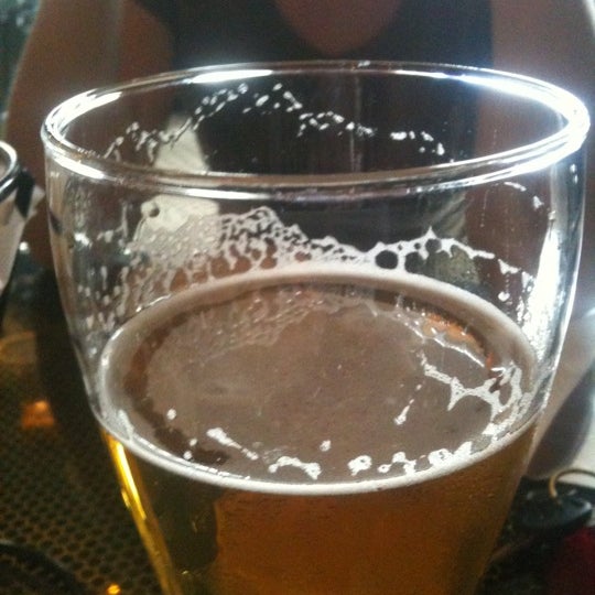 รูปภาพถ่ายที่ Brew City Grill &amp; Brew House โดย Ken A. เมื่อ 7/3/2011