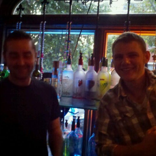 Foto tirada no(a) 9th and Coles Tavern por Jessie R. em 9/13/2011
