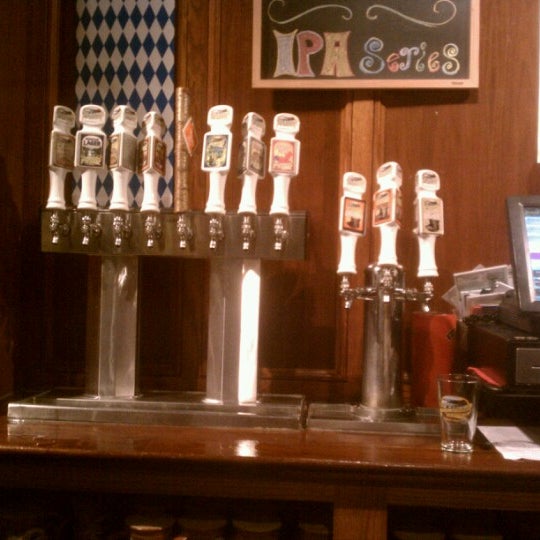 Foto diambil di Appalachian Brewing Company oleh Huey L. pada 9/12/2012