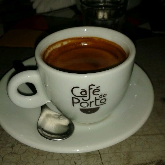 Photo taken at Café do Porto by Làura S. on 5/18/2012