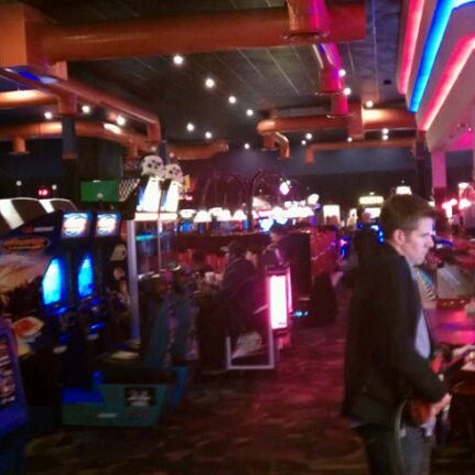 Photo taken at Dave &amp; Buster&#39;s by TIger V. on 12/9/2011