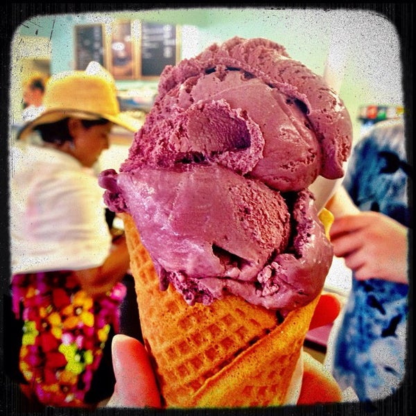 Photo prise au Island Creamery par Libby P. le7/7/2012