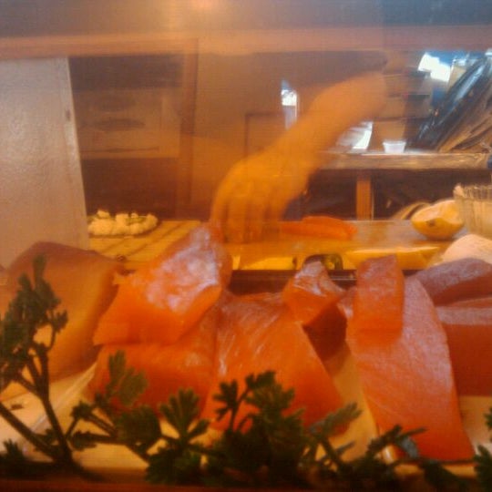 Photo taken at Ebisu Japanese Restaurant by chris on 10/26/2011