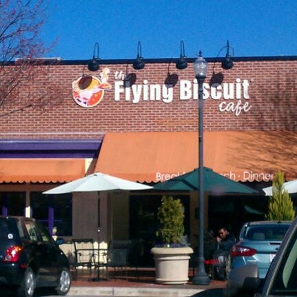 Foto tomada en The Flying Biscuit  por Jessie B. el 2/15/2012