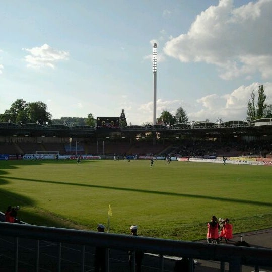 Foto tirada no(a) Gugl - Stadion der Stadt Linz por Bàrbara F. em 5/7/2012