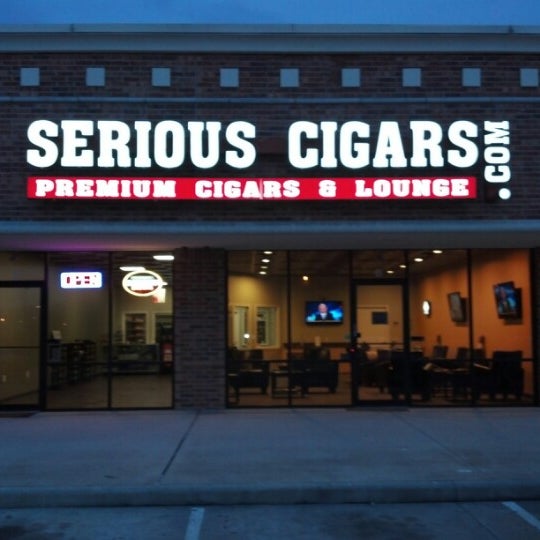 7/14/2012 tarihinde Mark L.ziyaretçi tarafından Serious Cigars'de çekilen fotoğraf