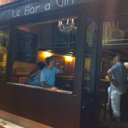 Foto scattata a Le Bar A Vin da Virjni il 8/20/2011