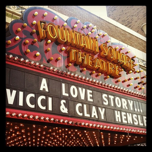 Foto diambil di Fountain Square Theatre oleh Katie Q. pada 8/25/2012