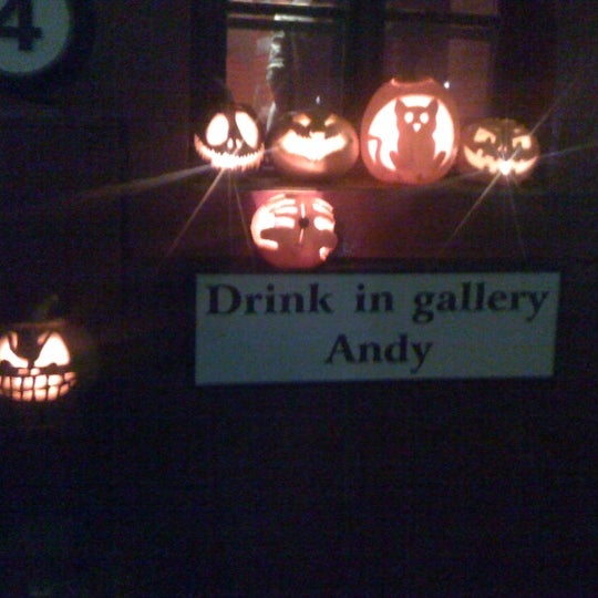 Photo taken at Drink in Gallery Andy by Alan P. on 10/27/2011