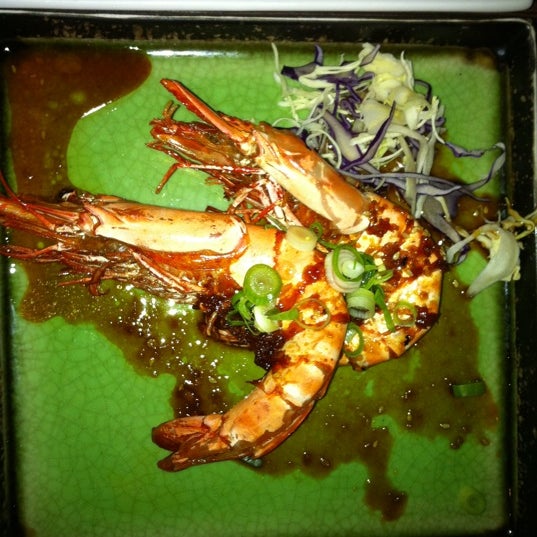 3/29/2011 tarihinde Vinziyaretçi tarafından Kyoto Sushi &amp; Grill'de çekilen fotoğraf