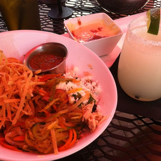 5/31/2012 tarihinde Kellie D.ziyaretçi tarafından Yucatan Taco Stand'de çekilen fotoğraf