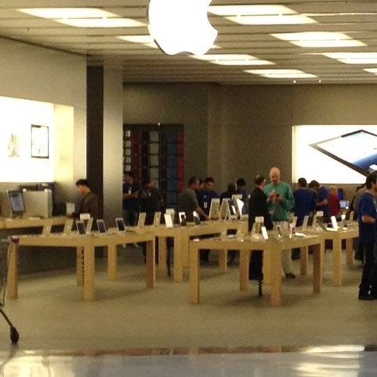 Photos at Apple I Gigli - Capalle - Centro Commerciale I Gigli