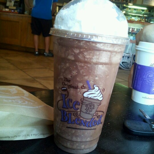 Photo taken at The Coffee Bean &amp; Tea Leaf by Joanne B. on 6/12/2012
