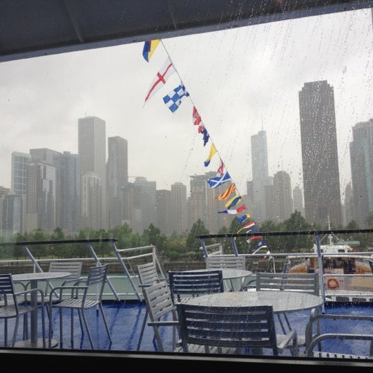 Das Foto wurde bei Spirit of Chicago Cruises von Mariah L. am 6/21/2012 aufgenommen