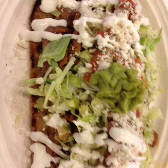 6/21/2012에 Sean C.님이 Los Agaves Mexican Street Food에서 찍은 사진