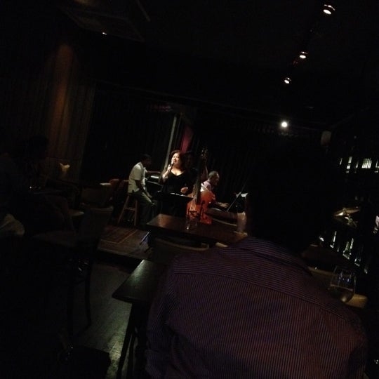 3/16/2012에 Vincent T.님이 Mezze Bar &amp; Bistro에서 찍은 사진