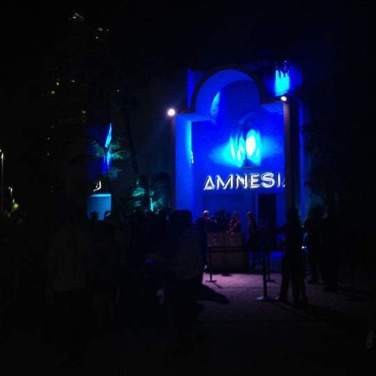 รูปภาพถ่ายที่ Amnesia Miami โดย Milton G. เมื่อ 3/24/2012