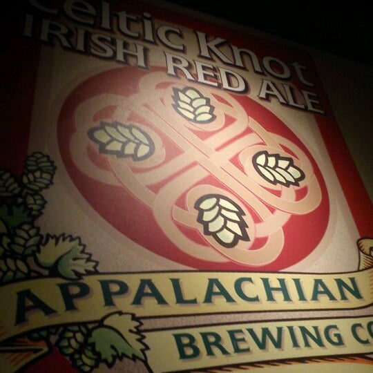 Foto diambil di Appalachian Brewing Company oleh James S. pada 2/11/2012