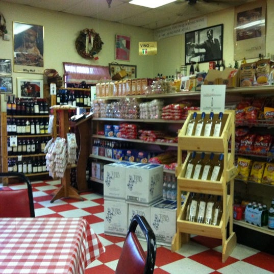 Pocorello's Casa D'Italia Italian Restaurant in Baton Rouge