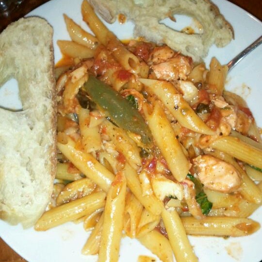 5/2/2012にKeith D.がCaruso&#39;s Fine Italian Diningで撮った写真