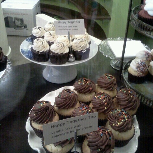 Photo taken at Happy Bakeshop by mike m. on 7/5/2012