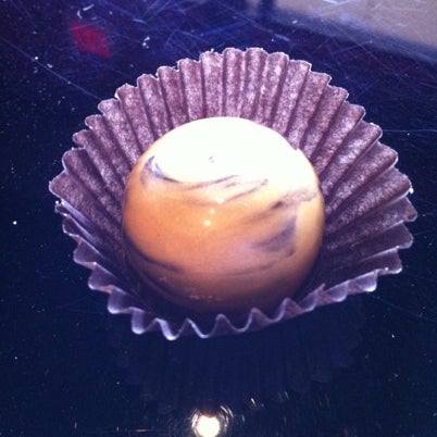 รูปภาพถ่ายที่ Sweet Paradise Chocolatier โดย Paolo L. เมื่อ 8/28/2012