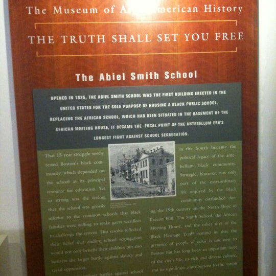 4/4/2012 tarihinde Keisha W.ziyaretçi tarafından Museum of African American History'de çekilen fotoğraf