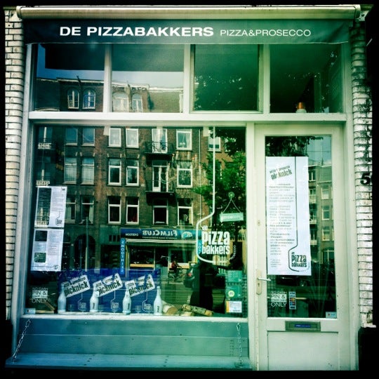 Photo taken at De Pizzabakkers by Alessandro G. on 6/26/2012