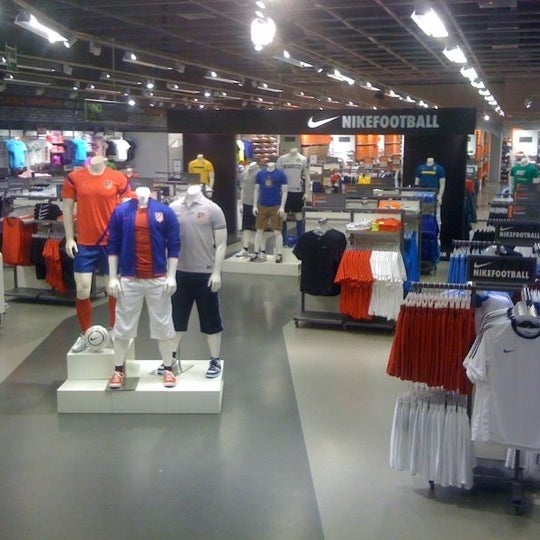 Nike outlet hotsell plaza mayor