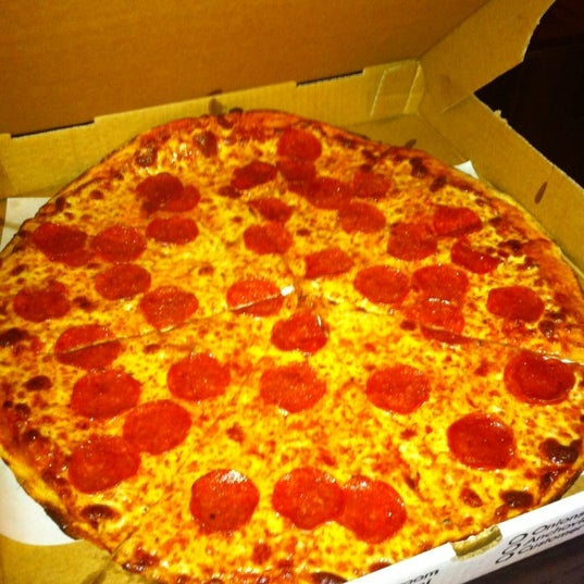 Das Foto wurde bei Michael Angelo&#39;s Pizza von Jacob d. am 2/21/2012 aufgenommen