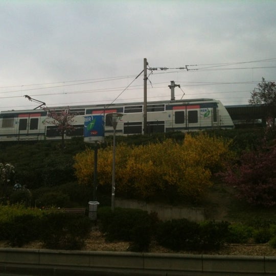 RER VillierssurMarne — Le PlessisTrévise [E]