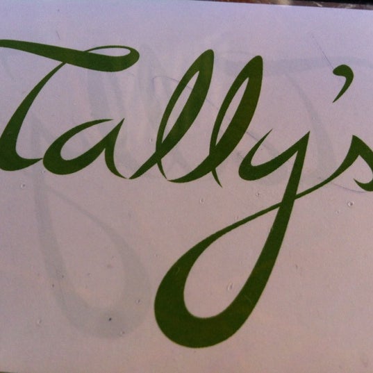 Снимок сделан в Tally&#39;s Restaurant пользователем Your Downtown Gal 6/12/2012