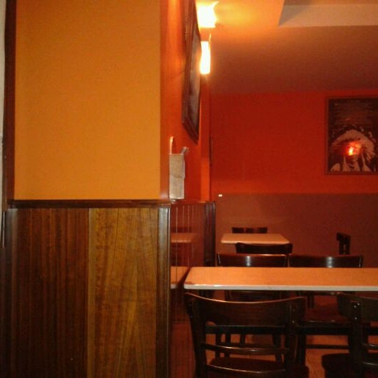 รูปภาพถ่ายที่ Cervecería Café El Dorado โดย Natalia G. เมื่อ 5/26/2012