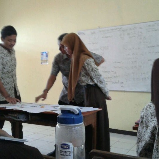 Foto tomada en SMA Negeri 14 Surabaya  por Slamet Riyadie el 2/20/2012