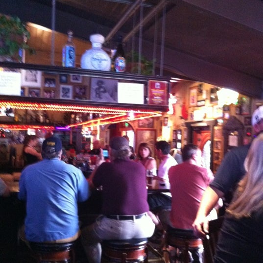 5/5/2012にNorman H.がRed Hen Bar and Grillで撮った写真