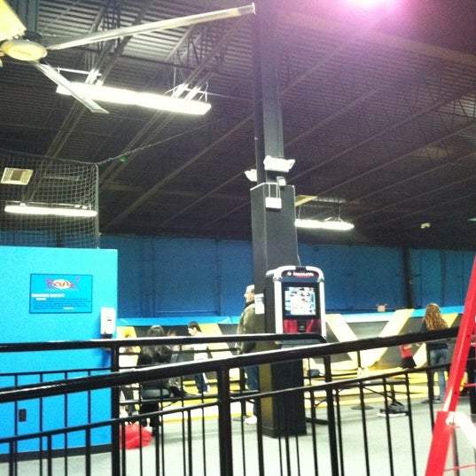 Photo taken at Bounce Trampoline Sports by Rick S. on 2/19/2012