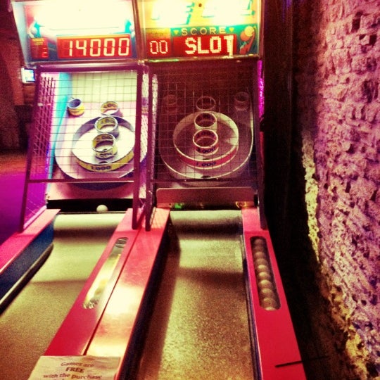 Foto diambil di Recess Arcade Bar oleh Berkah B. pada 2/25/2012