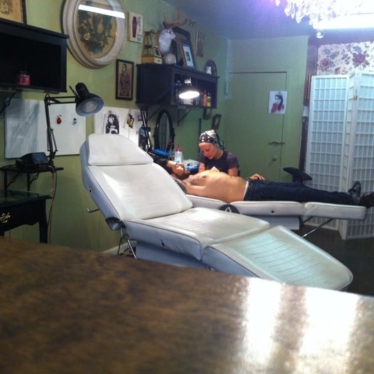 8/21/2012にCassandra M.がWhite Rabbit Tattooで撮った写真