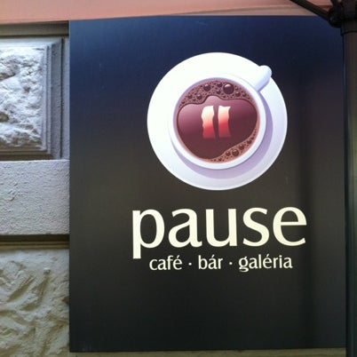Photo taken at Pause Café, Bár, Galéria by Jota D. on 7/23/2012