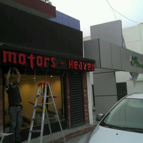 Photo taken at Motor&#39;s Heaven &amp; Margies café by Daniel F. on 3/14/2012