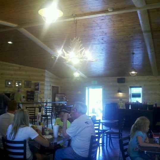 Mancino's Pizza & Grinders Pizzeria