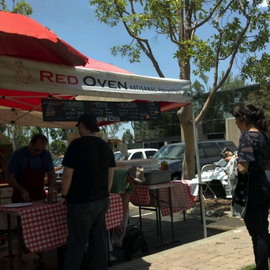 8/10/2012にDonna P.がRed Oven - Artisanal Pizza and Pastaで撮った写真