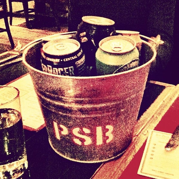 รูปภาพถ่ายที่ Percy Street Barbecue โดย Andy O. เมื่อ 2/24/2012